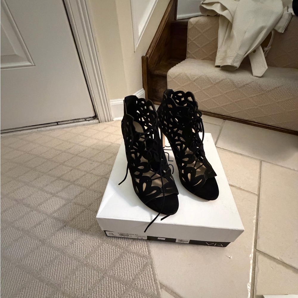 Via Spiga Black Laser-Cut Lace-Up Heeled Sandals